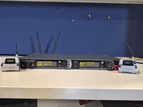 Sennheiser EM3732-II Receiver   with 2 x SK5212 Bodypacks 924-960 beltpacks