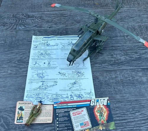 GI-JOE Cobra 1983 DRAGONFLY XH-1 ASSAULT COPTER w/ Blueprint, Card, and Pilot