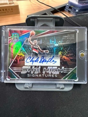 2022-23 CLYDE DREXLER 2/5 AUTO PANINI SPECTRA SKY HIGH SIGNATURES SKY-CDX