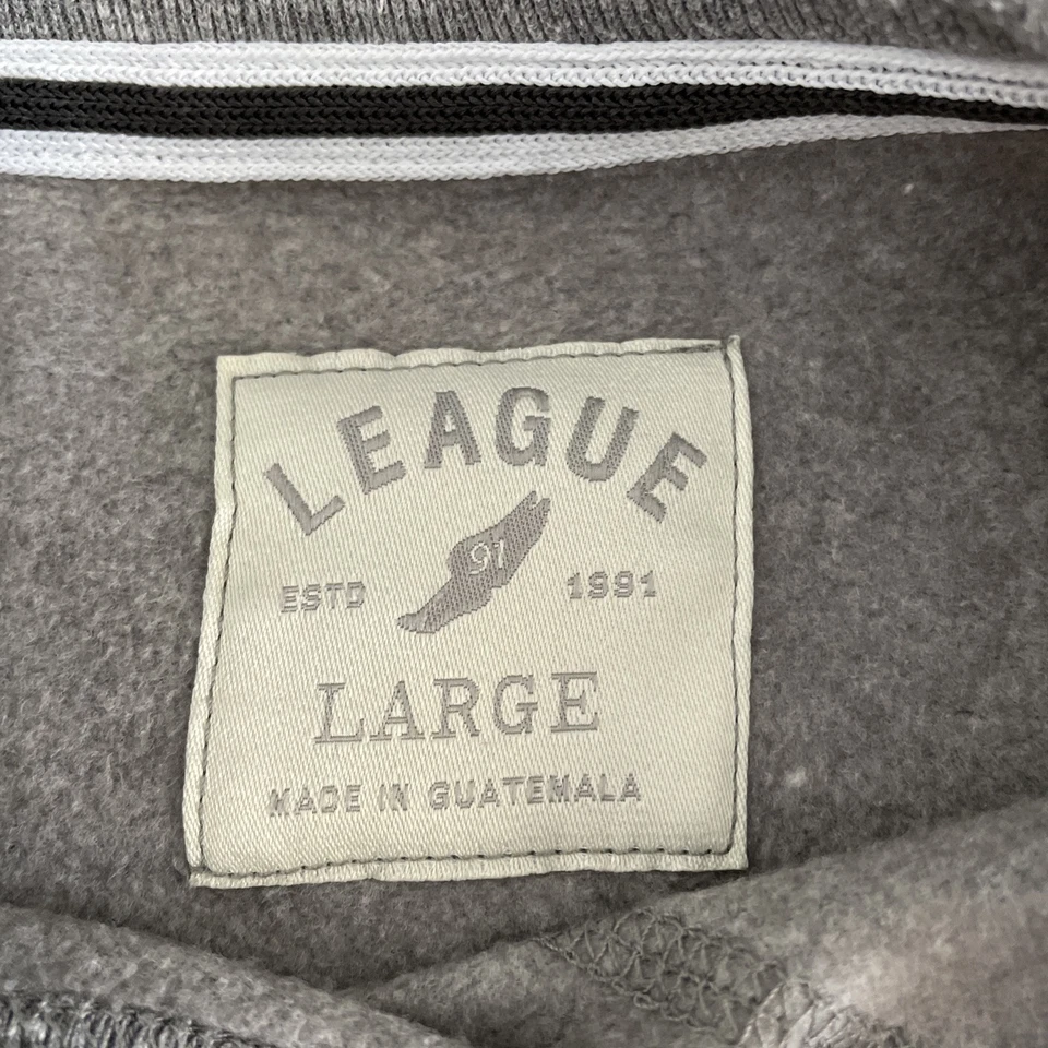 GUC Wichita State Shockers Women’s Gray Crewneck Crew Neck Sweatshirt M Gray B3 - Image 4 of 4