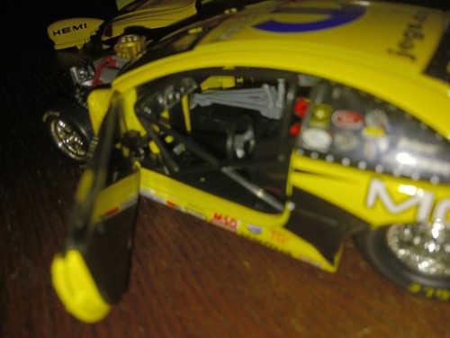 1:24scale Signed Jeg Coughlin Jr 05 JEG'S Dodge Stratus NHRA Pro Stock(RC2) - Picture 4 of 14