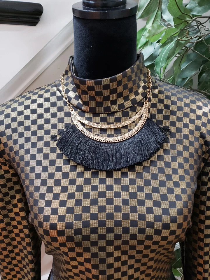 Blusa Top Akira Para Mujer Dorada Negra Cuadros Poliéster Cremallera Trasera Corta Manga Larga L Foto 2 de 4