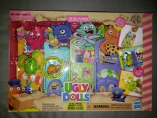Ugly dolls main street Fold & Go