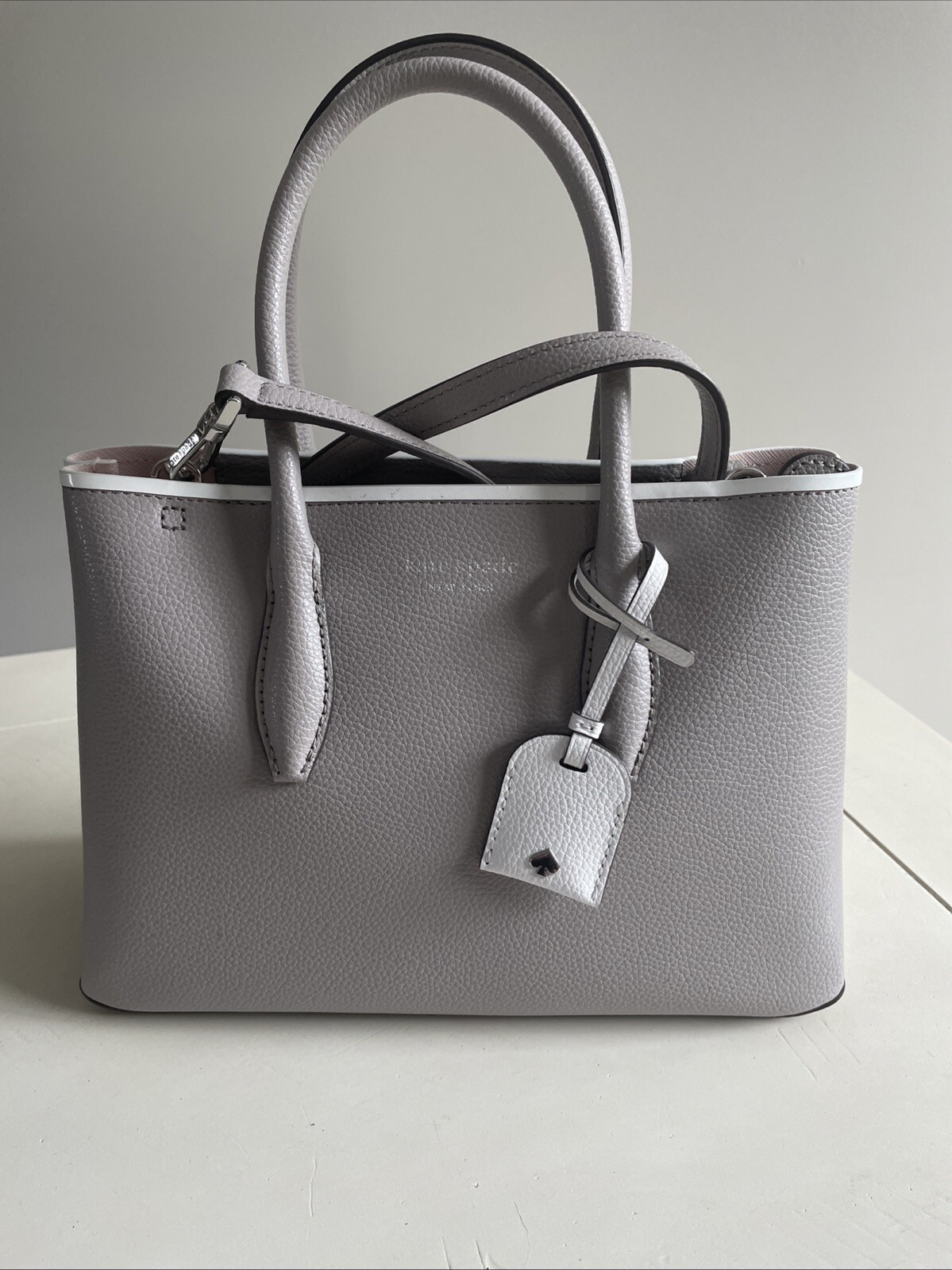 Kate Spade stylish leather handbag for women