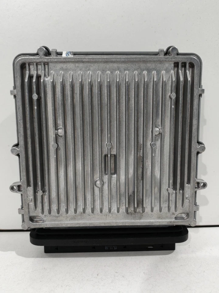 Centralina Motore ECU BOSCH BMW SERIE 5 F10/F11 - 2.0 520d - DDE 8 513 250 - Immagine 3 di 3