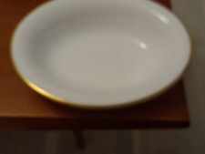 Servizio piatto ovale modello California Wedgwood bianco con bordo oro