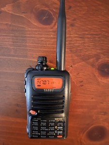 Yaesu FT-50R Dual Band VHF/UHF Ham Radio w/ Charger, Battery, TESTED