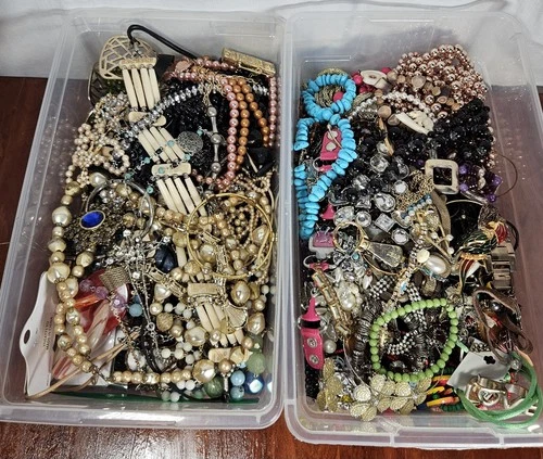 Estate Vintage Costume Jewelry Large Lot 10 LBS  Necklace Bracelet Retro