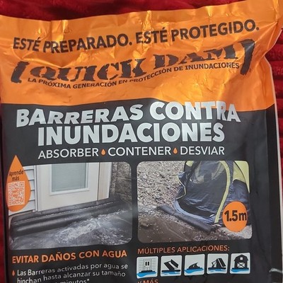 Quick Dam Flood Barrier 1.5m Pack of 2 Absorbs Diverts Water Made in USA
