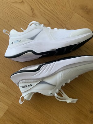 Under Armour UA HOVR Omnia Sneaker Neu - Größe 40 / UK 6 - Running Gym