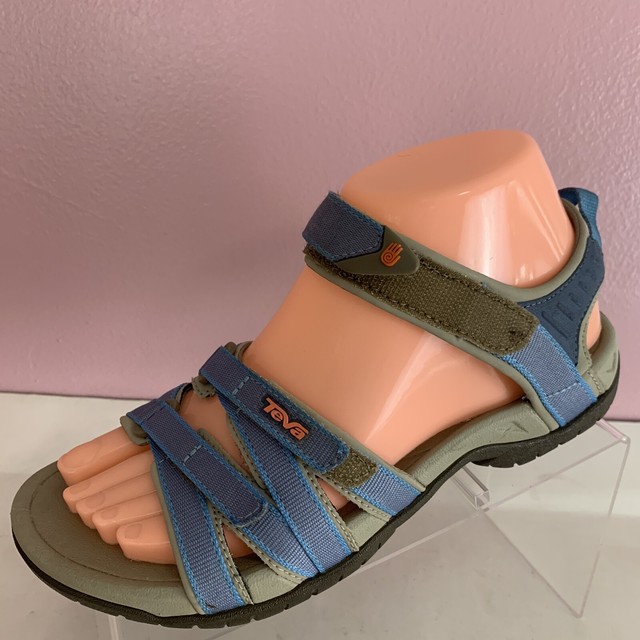 teva tirra size 6