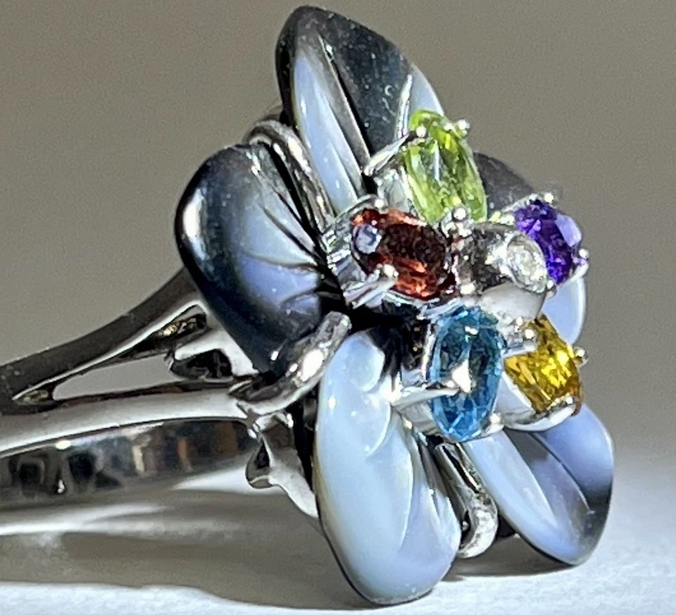Anillo de flores de diamantes blancos y piedras preciosas multicolores de 4,0 quilates talla 7 Foto 2 de 4