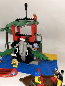 LEGO Pirates: Forbidden Cove (6264)