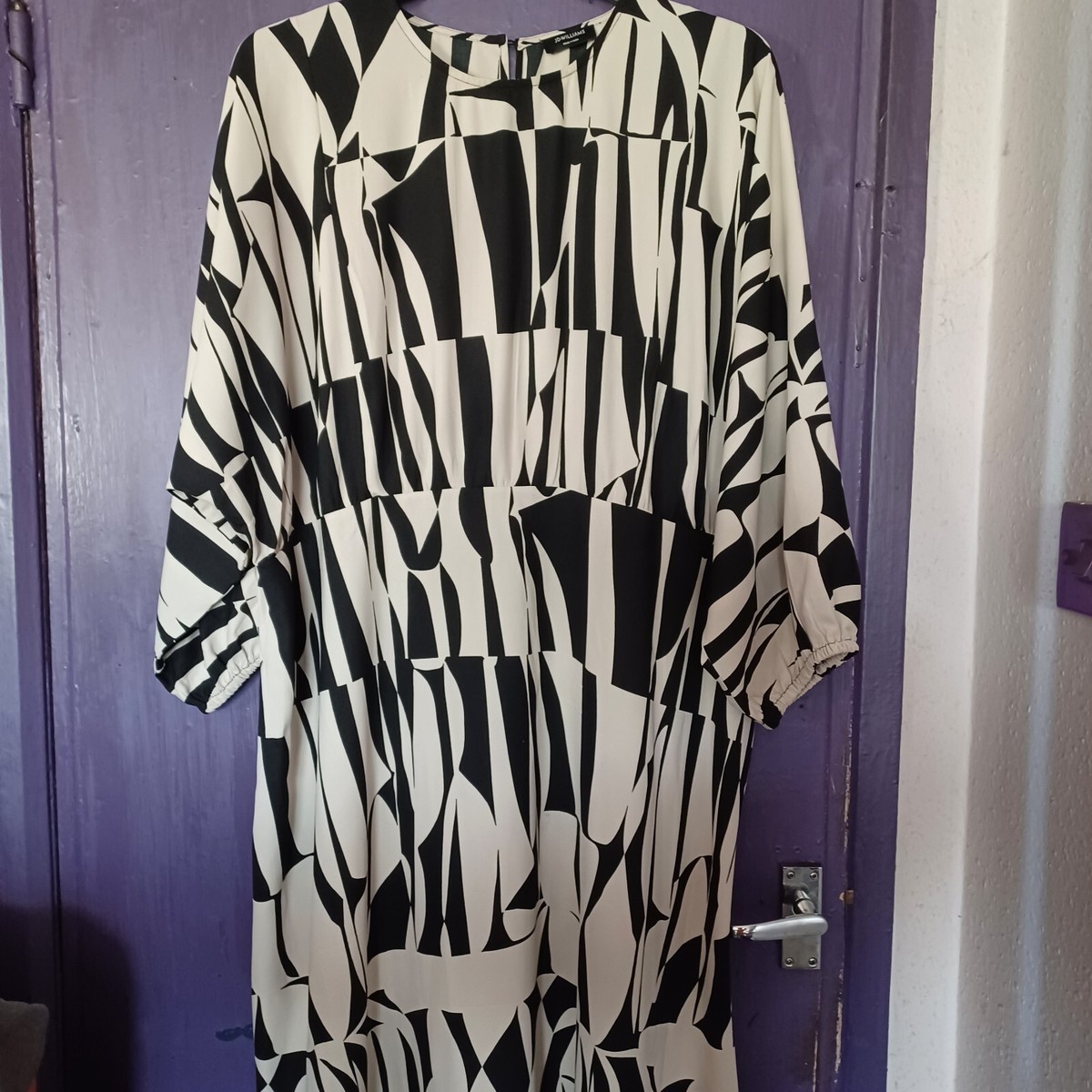 J D WILLIAMS BEIGE AND BLACK PLUS