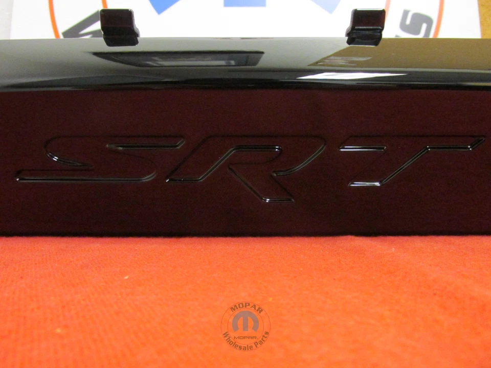 JEEP Grand Cherokee SRT para-choque reboque engate acabamento moldura SRT 8 NOVO FABRICANTE DE EQUIPAMENTO ORIGINAL MOPAR - Imagem 3 de 4