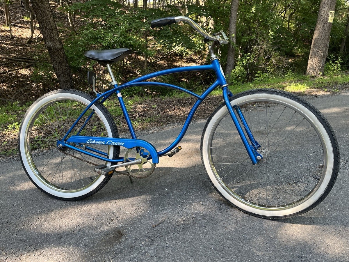 Vintage 1983 Schwinn Cruiser Sky Blue 26” Klunker Schmurray