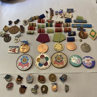 East Germany DDR Pins Badges Medals Military Youth Sports Parachute Medals 58x