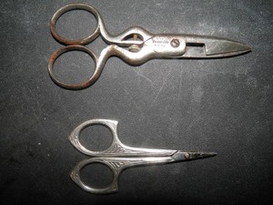 VINTAGE UNION CUTLERY CO. BUTTONHOLE SCISSORS & EMBROIDERY SCISSORS