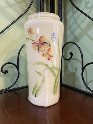 Fenton Vase With Butterflies Signed By Artist S Stephen s 9.5 Inches Tall LOOK!!