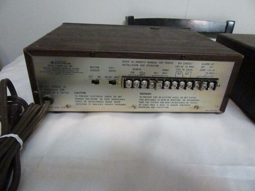 2 Vintage Radio Shack Tandy Safe House Home Burglar Alarm Model 49-304 49-305 - Picture 3 of 8