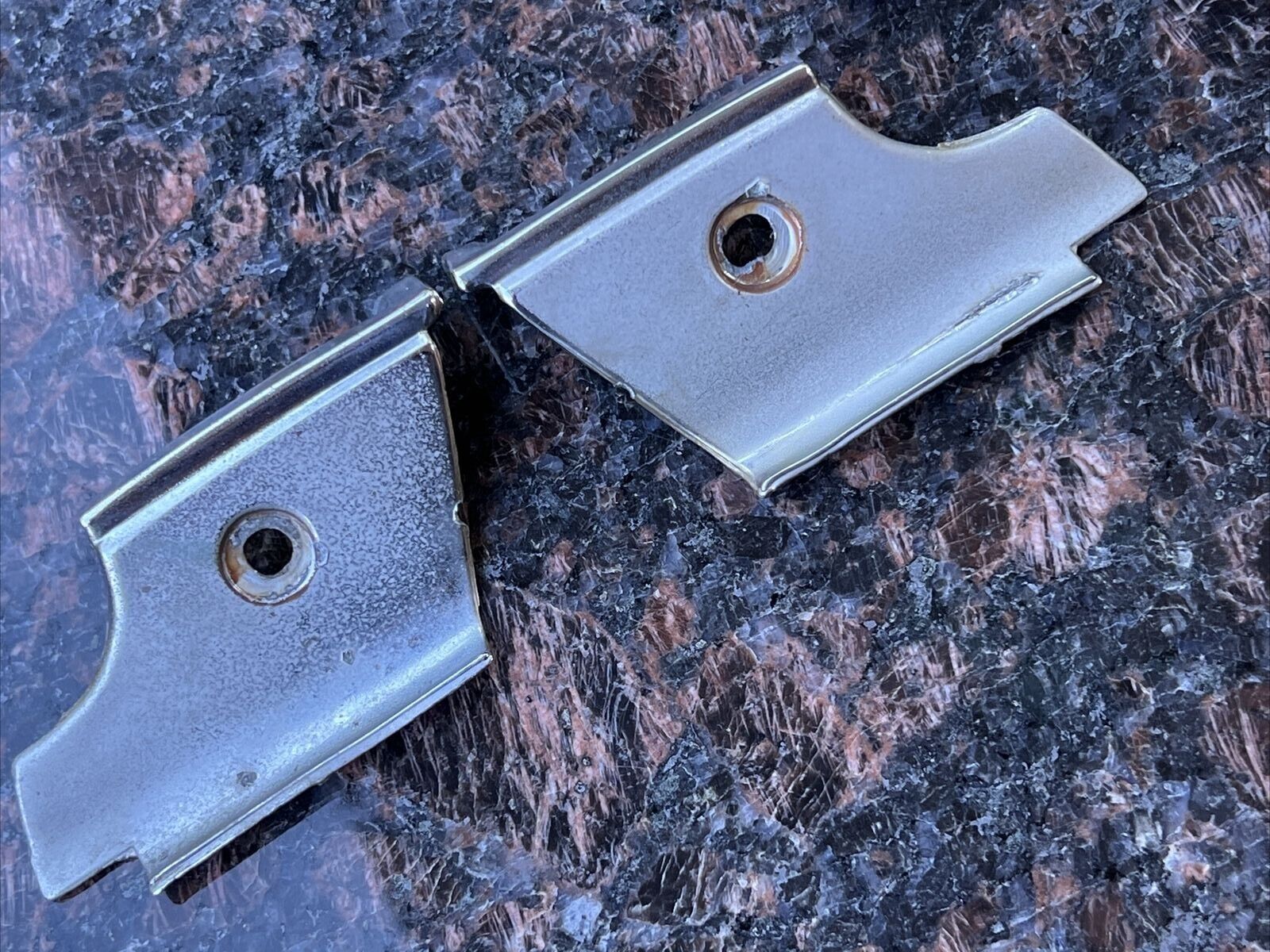 1976 1977 CUTLASS 442 ORIGINAL Trunk to License plate light TRIM