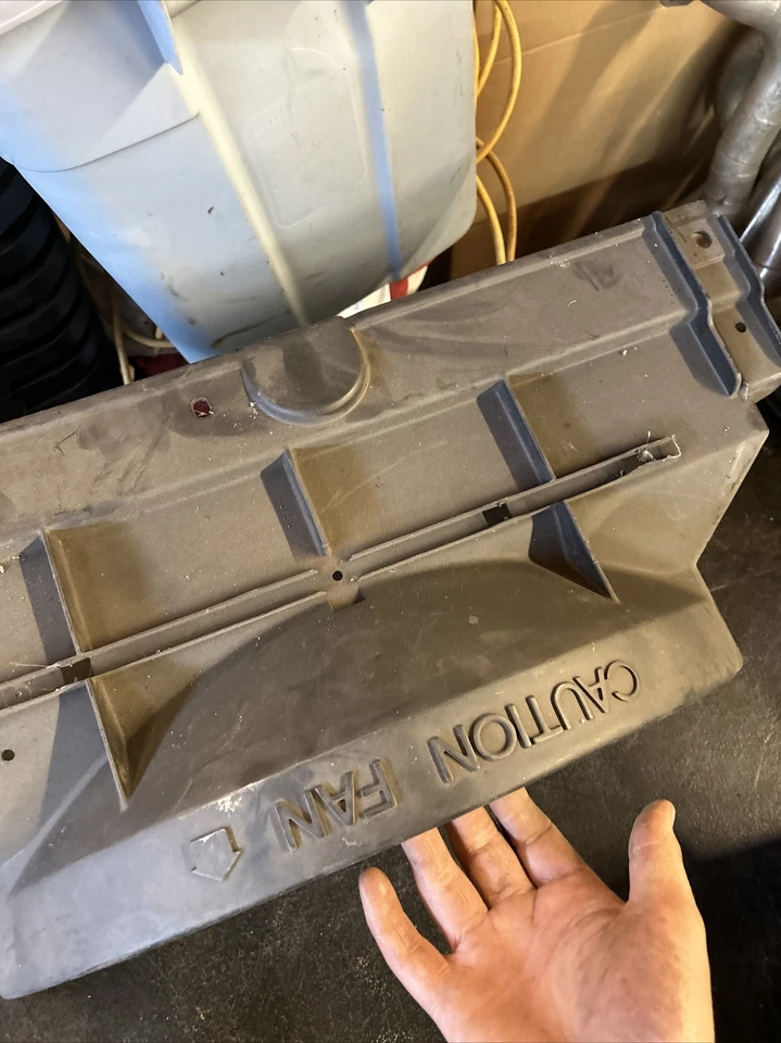 Upper & Lower Front Radiator Fan Shroud For 88-99 Chevy GMC 15739589 15696691 - Image 4 of 4