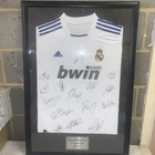 2010/2011 1st Team Squad Signed Real Madrid Shirt - Framed With Certificate