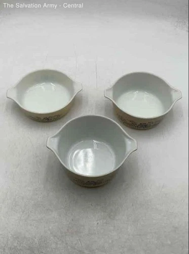 Pyrex Beige Blue Homestead Design Round Shaped Casserole Dish Lot Of 3