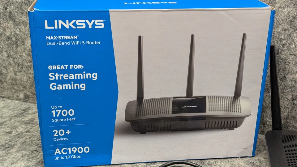 Linksys EA7450 Max-Stream Dual Band WiFi 5 Router AC1900 + WiFi Range Extender - Image 2 of 4