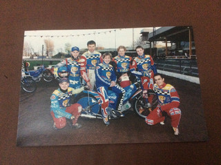 1990's SHEFFIELD TIGERS SPEEDWAY TEAM PHOTO ( GOOD CONDITION )