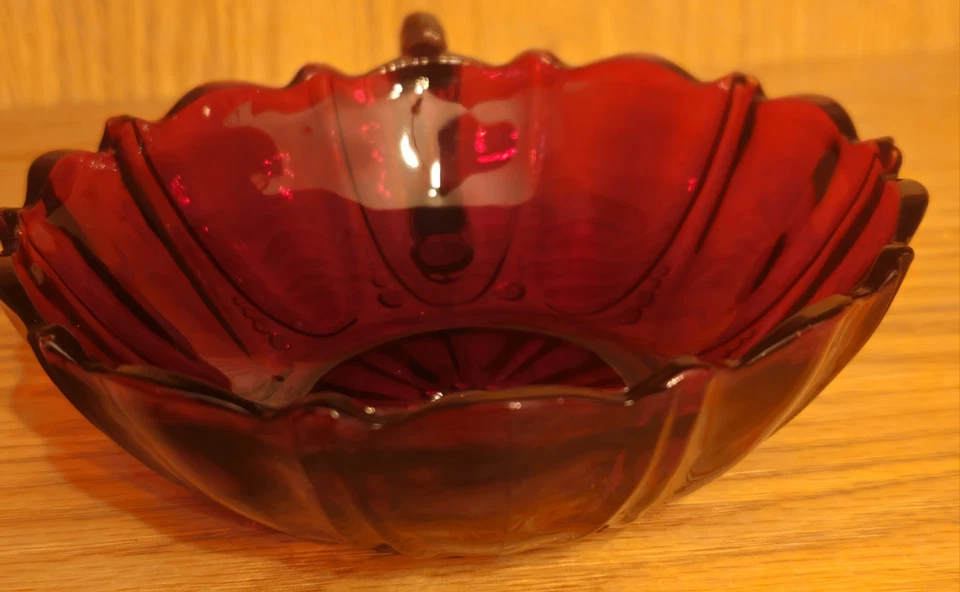 Vintage Anchor Hocking Ruby Red Glass Oyster and Pearl 1 Handled Nappy Bowl - Image 4 of 4
