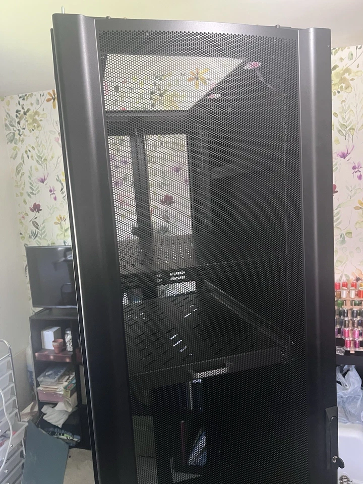 Rack de servidores de red - 42U Foto 2 de 3