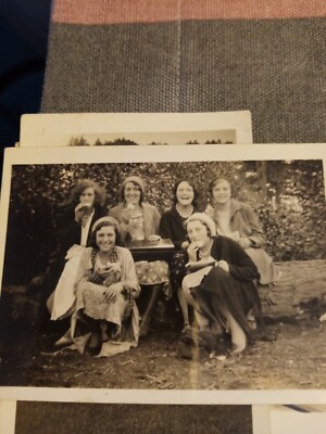 El84 vintage photograph photo B&W women eating outside gf544