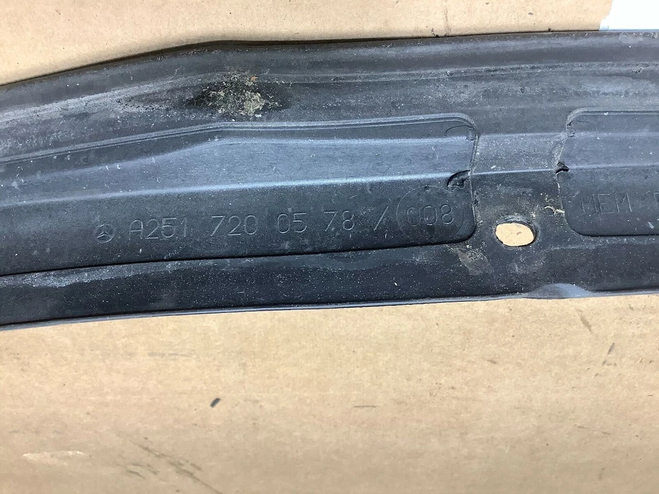 MERCEDES R350 W251 2007 FRONT LEFT DRIVER SIDE DOOR SEAL WEATHERSTRIP FACTORY - Image 2 of 3