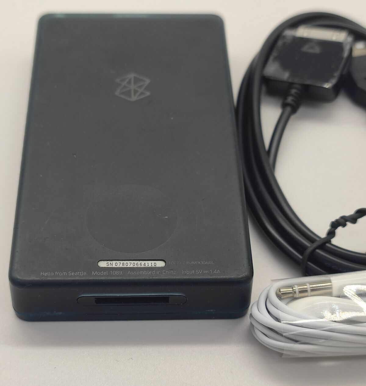 Microsoft Zune 30 GB White WiFi FM Radio AAC WMA MP3 Digital Playernew