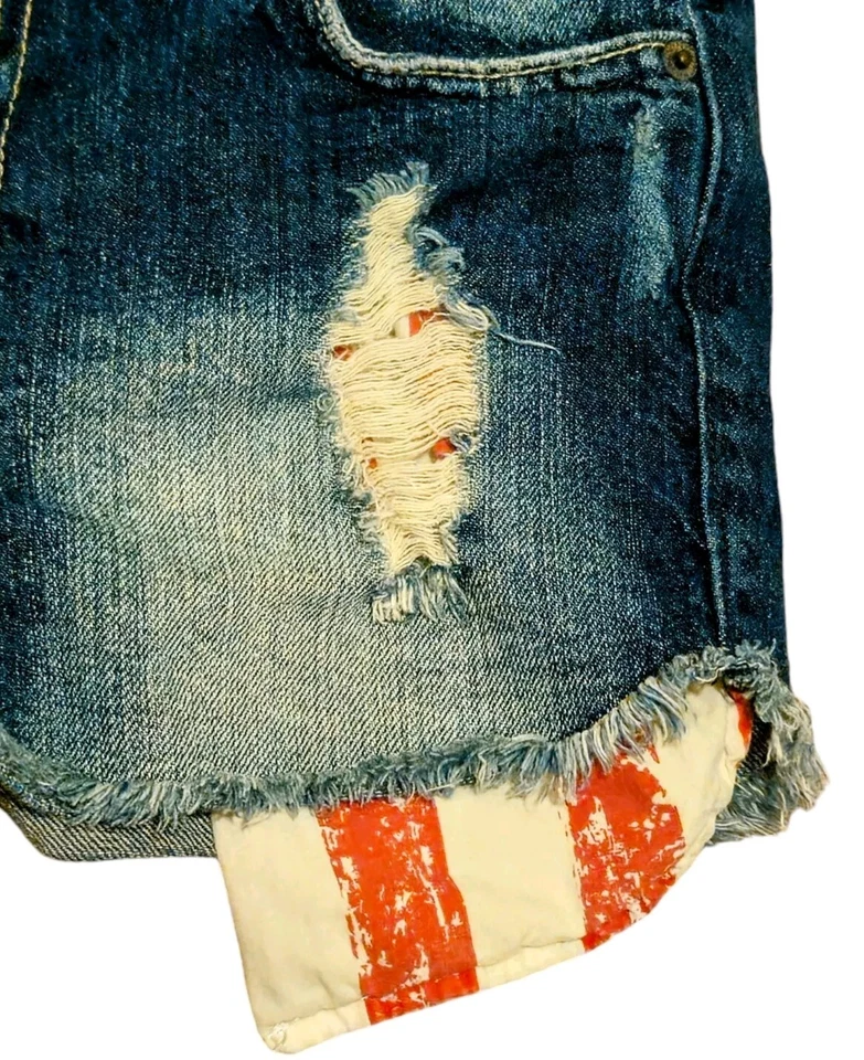 Mossimo Supply Co. Juniors 5📏28 英寸 W 高腰仿旧剪裁爱国短裤 — 第 3/4 张图片