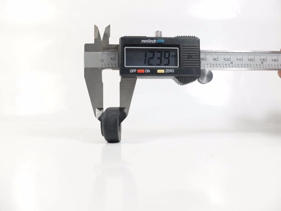 NOS 本田 CB100 CL100 XL100 SL100 CG110 GL100 前油箱橡胶底座一对  — 第 3/4 张图片