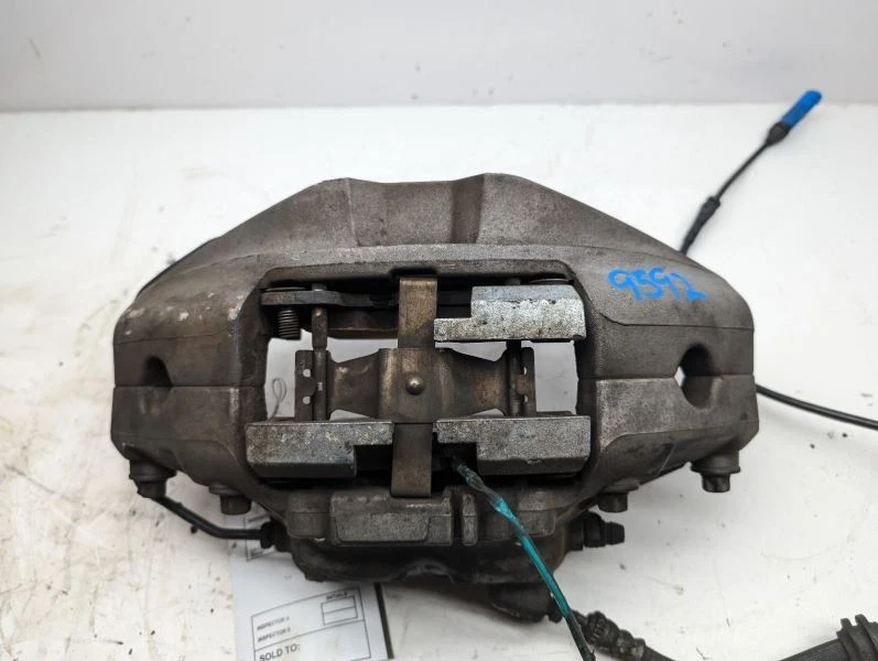 Pinza delantera izquierda conductor sin freno deportivo compatible con BMW 740e 752224 17-19 Foto 4 de 4