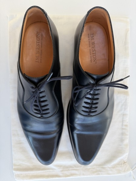 Top Herrenschuh der Marke J.M. Weston, made in France, Top Form, geschnürt