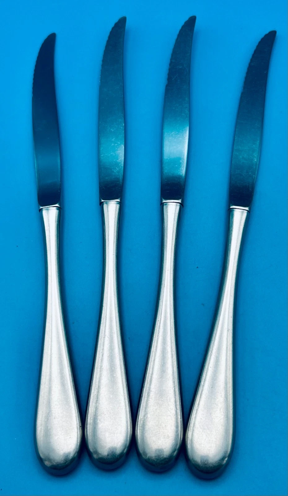 4 FOUR Oneida OMNI Hollow Serrated Blade Steak Knives 9 1/2" Stainless Flatware