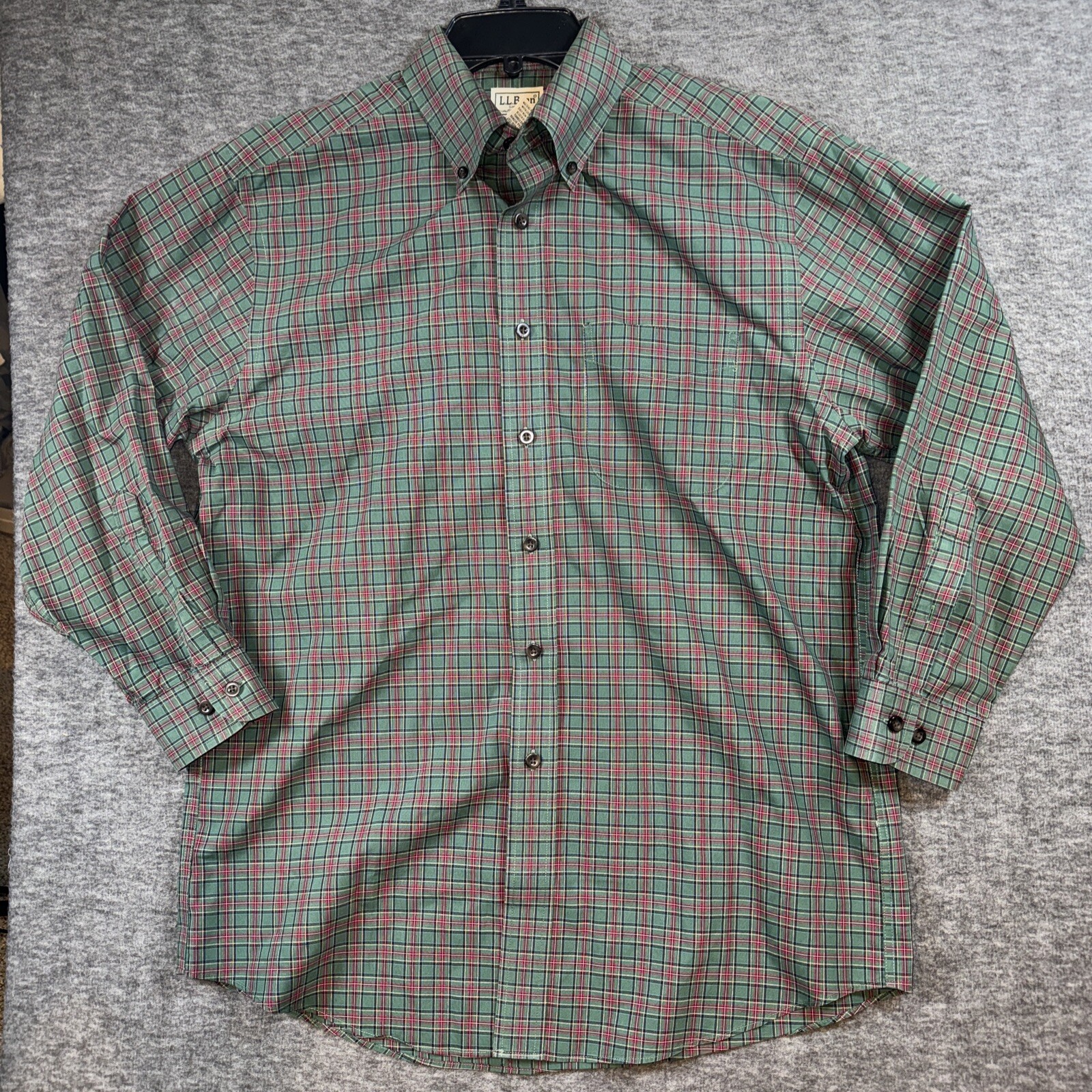 L.L. Bean Men's Wrinkle-Resistant Green Tartan Plaid Button-Down Shirt Size M  