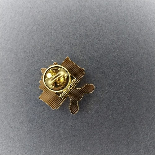 Victorian Pincushion Thread Sewing L Colorful Gold Toned Lapel Hat Jacket Pin - Picture 2 of 2