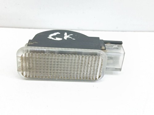 Volkswagen PASSAT B5.5 2002 Hinten links Sonstige Leuchte Innenraum UST130243