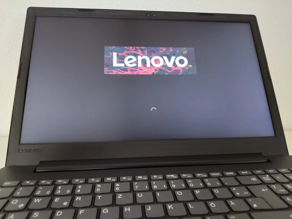 Lenovo V145-15AST /AMD A4-9125 /256Gb SSD/4Gb Ram/15.6" - Bild 2 von 4
