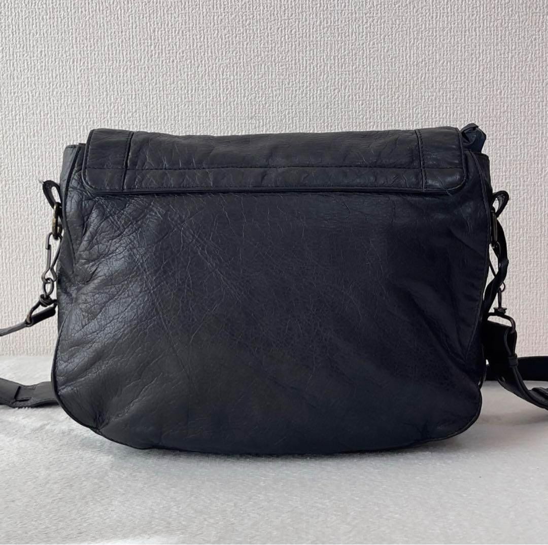 バッグ BALENCIAGA Classic Neofolk Shoulder Bag BALENCIAGA Classic Neofolk Shoulder Bag