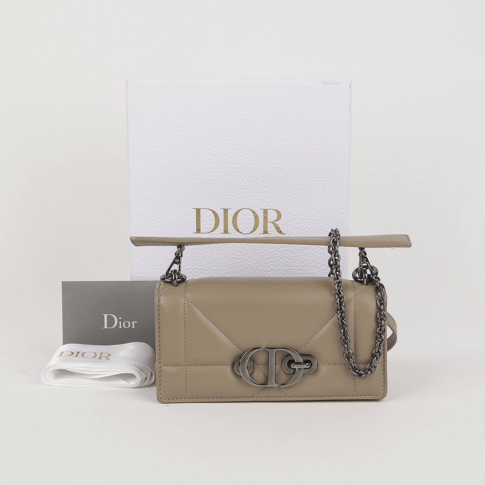 Dior Montaigne 30 Pouch Tote in Beige Lamb Leather with Shoulder Strap M9224BNNA