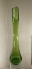 VINTAGE GLASS SWUNG VASE L.E. SMITH  GREEN SMOOTHIE 21" BLENKO ERA