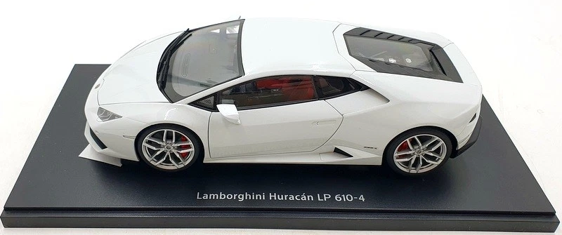 Autoart 1/18 Scale Diecast 74602 - Lamborghini Huracan LP610-4 - Metallic White - Image 3 of 4