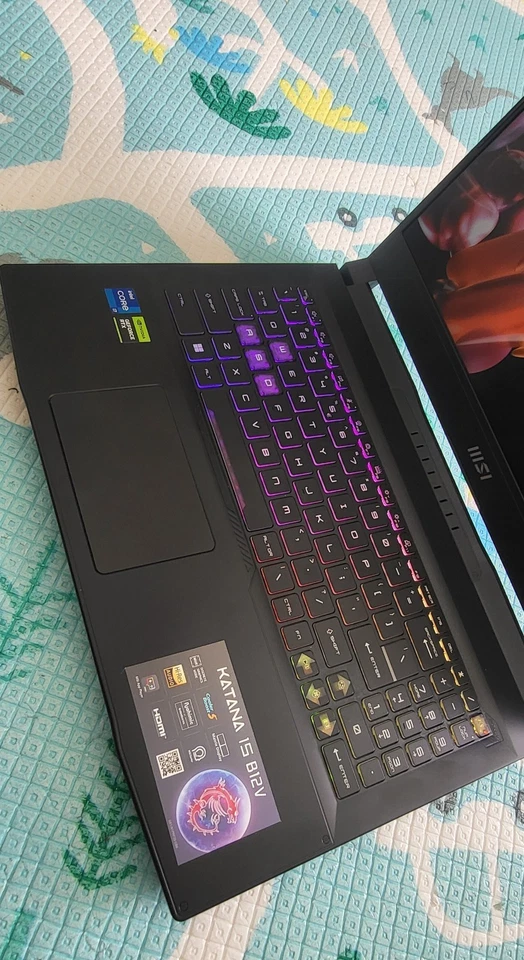 MSI KATANA B12V 4070 LAPTOP 2TB NVME 16GB Ram - image 2 of 4