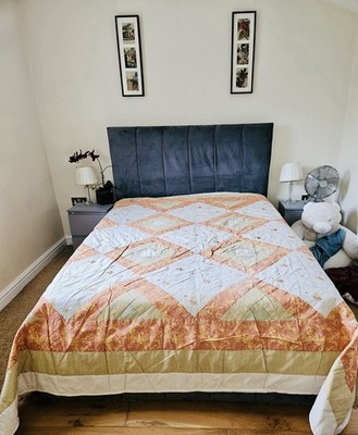 Gesteppte Tagesdecke Set King Size Mehrfarbig Patchwork + Zwei Kissenbezüge Top Zustand 